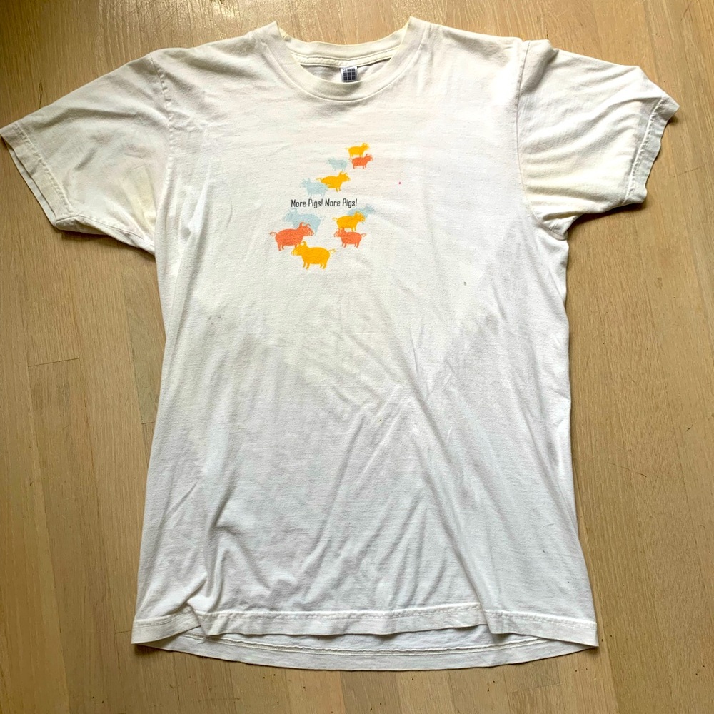 Funny White Graphic Tee T-Shirt with Pigs